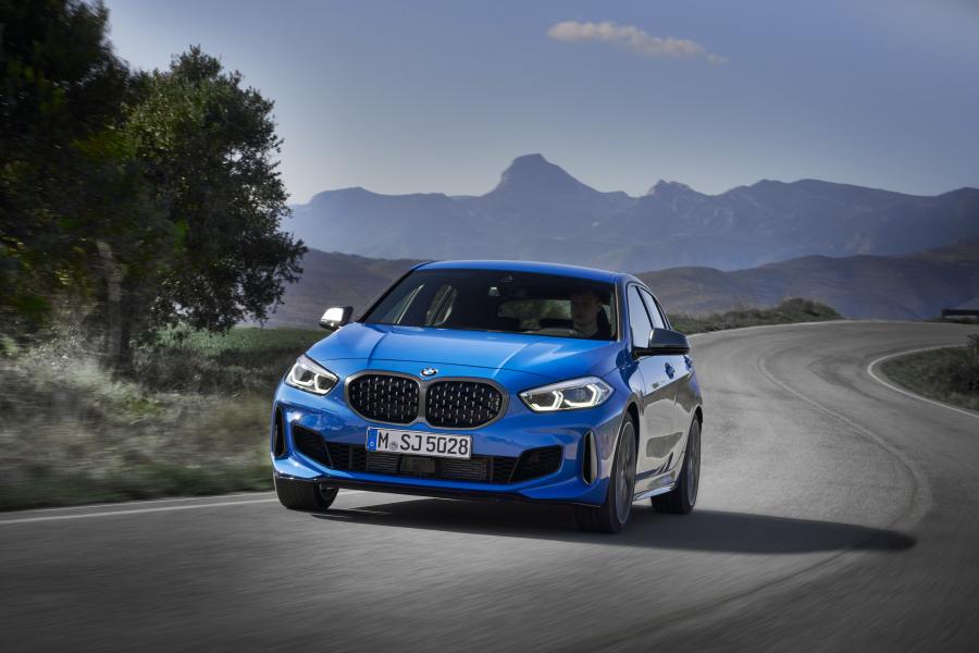  BMW M135i xDrive (F40) 2019 года  (WW) (фото 11 из 189)